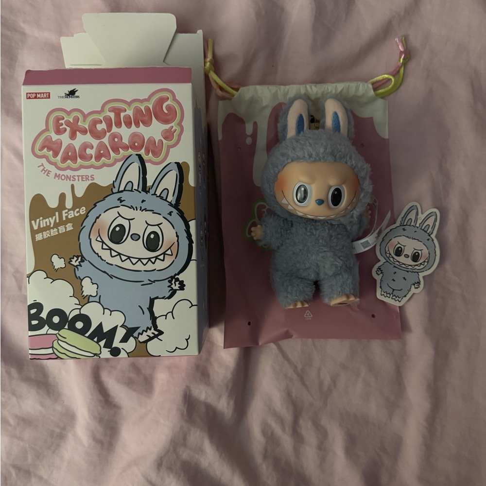 AUTHENTIC Exciting Macaron The Monsters Series 1 - Coconut Sea Salt